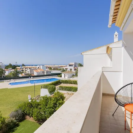 #375 Spacious Townhouse With Pool, Bbq & Parking Dom wakacyjny *