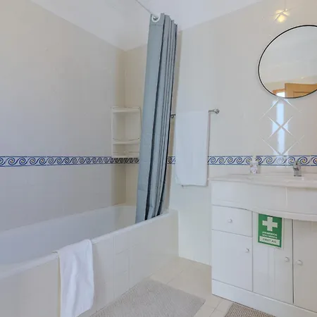 Dom wakacyjny #375 Spacious Townhouse With Pool, Bbq & Parking *