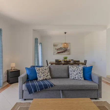 #375 Spacious Townhouse With Pool, Bbq & Parking * Albufeira