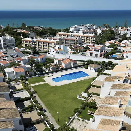 #375 Spacious Townhouse With Pool, Bbq & Parking Dom wakacyjny *