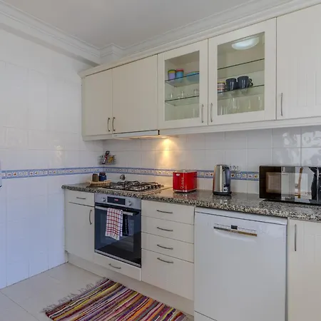 Dom wakacyjny #375 Spacious Townhouse With Pool, Bbq & Parking Albufeira