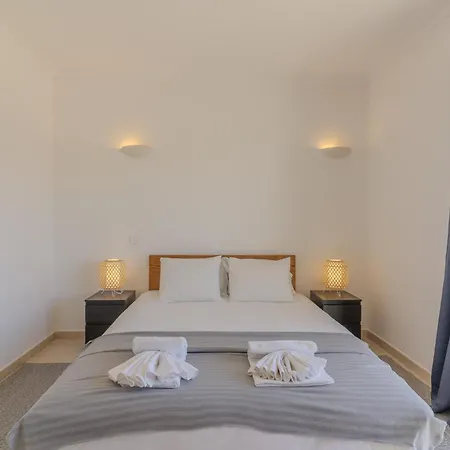 #375 Spacious Townhouse With Pool, Bbq & Parking *