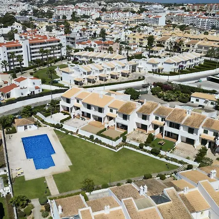 #375 Spacious Townhouse With Pool, Bbq & Parking Albufeira