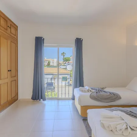 #375 Spacious Townhouse With Pool, Bbq & Parking * Albufeira