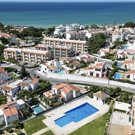Dom wakacyjny #375 Spacious Townhouse With Pool, Bbq & Parking
