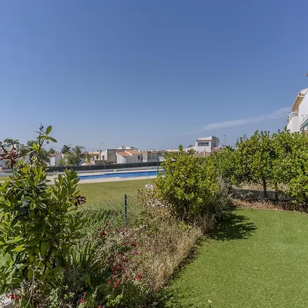 Dom wakacyjny #375 Spacious Townhouse With Pool, Bbq & Parking *